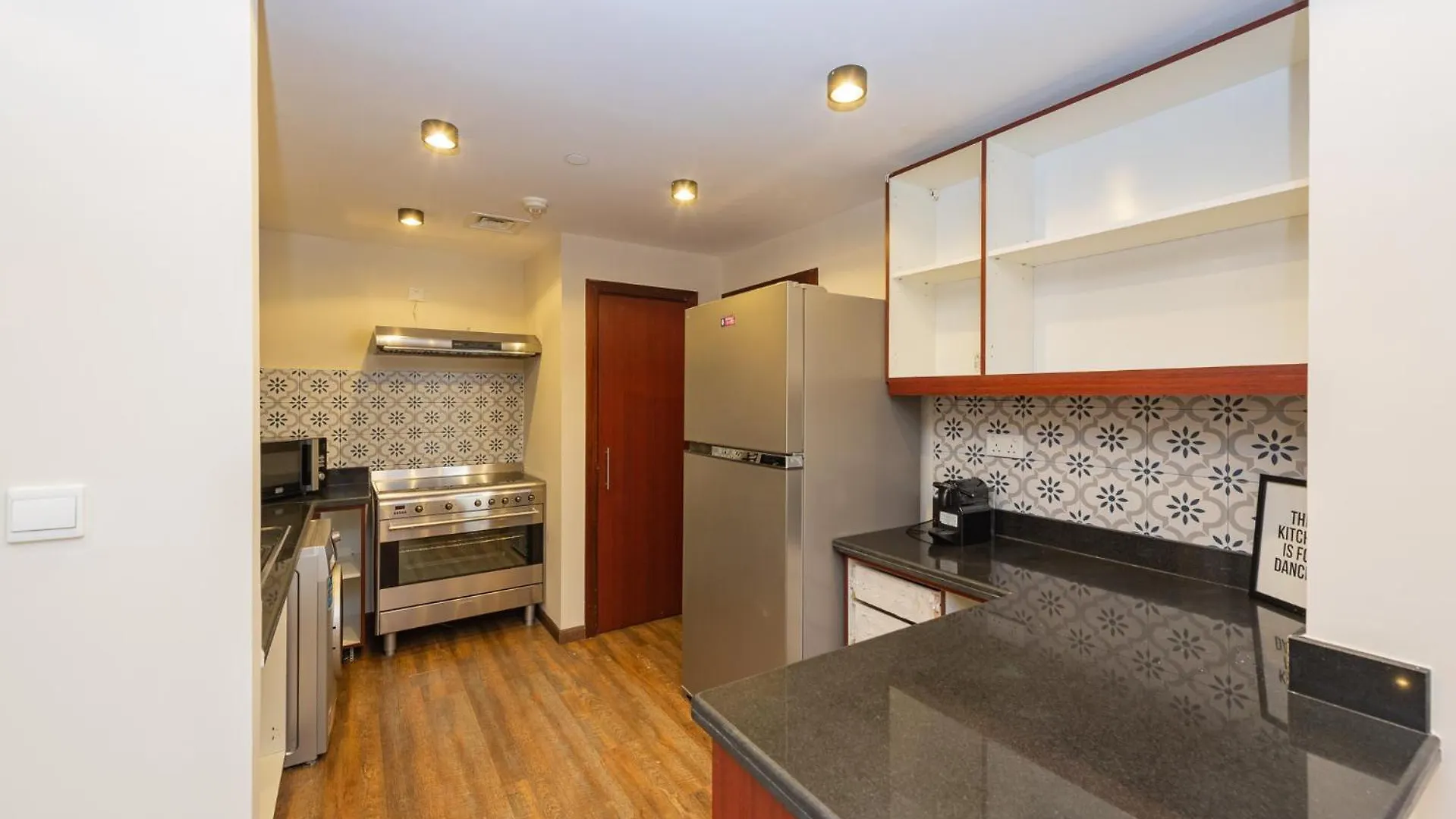 Rimal 4, Jbr- Elegant 2 Br Apartment Dubai