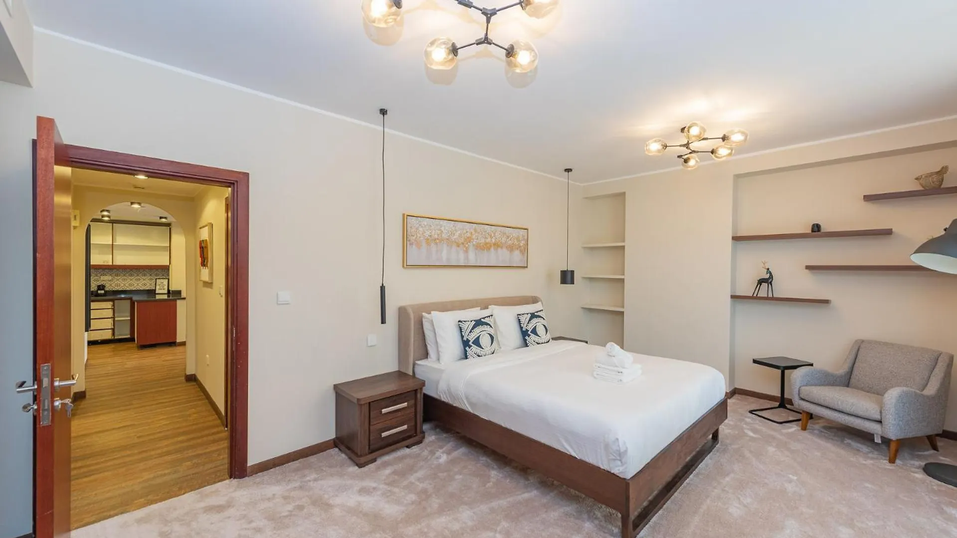 Rimal 4, Jbr- Elegant 2 Br Apartment Dubai
