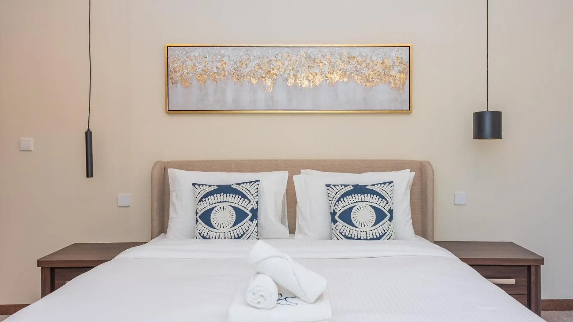 Rimal 4, Jbr- Elegant 2 Br Apartment Dubai