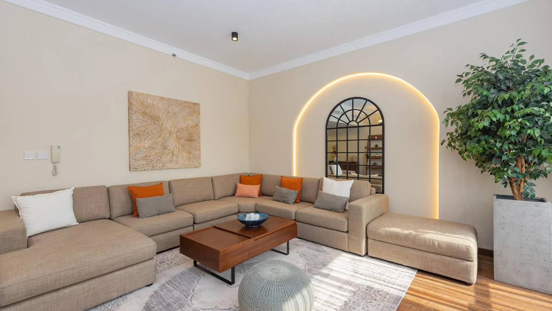 Rimal 4, Jbr- Elegant 2 Br Apartment Dubai