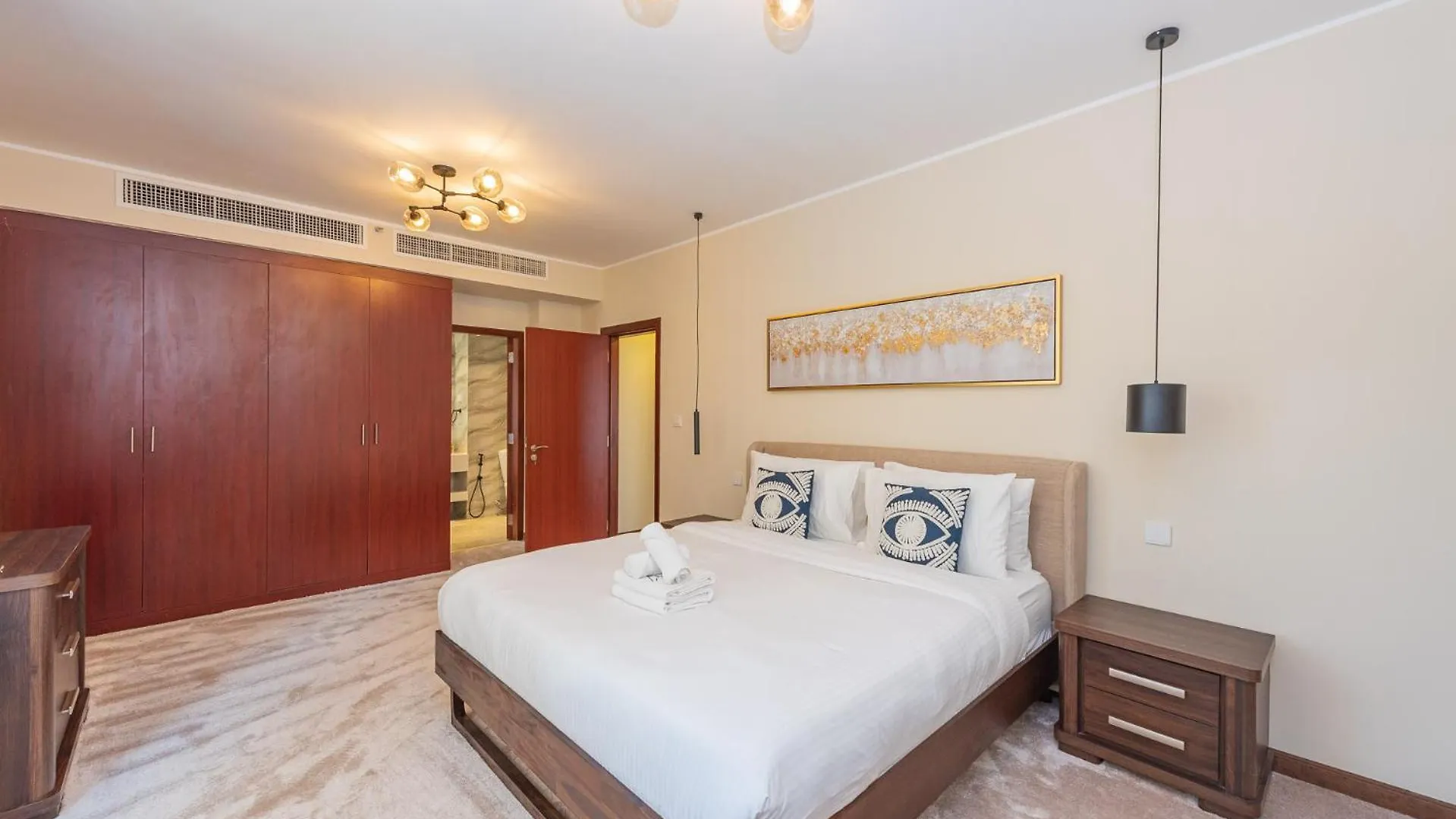Rimal 4, Jbr- Elegant 2 Br Apartment Dubai